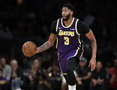 亚博体育在线-库里第四节连续投进4个三分球